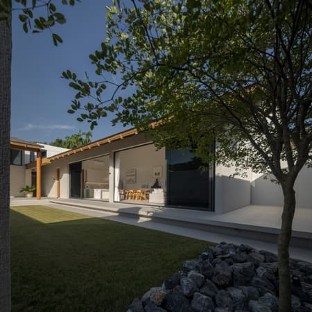 Baan Tectonix House